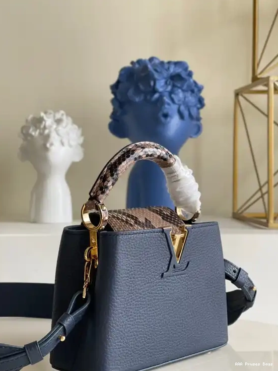 AAA Replica Ru LOUIS MINI CAPUCINES VUITTON 0516